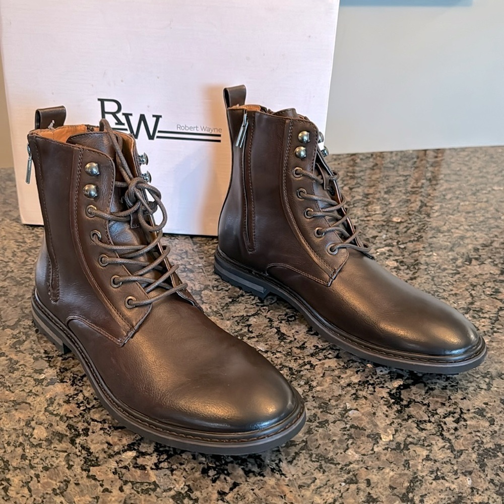 Robert Wayne brown Thatcher chukka boots NIB 9.5